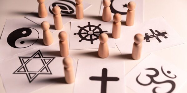 Faits religieux dans l’entreprise : des guides pratiques disponibles !