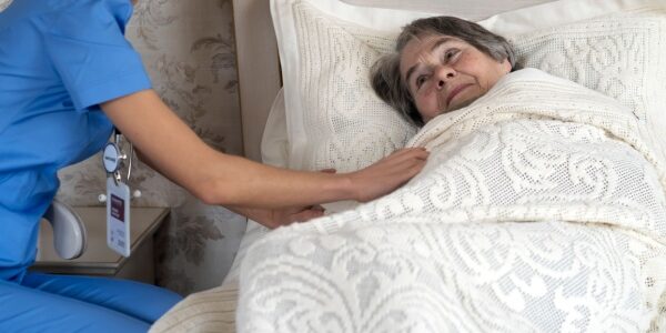 Hospitalisation à domicile : quelle rémunération pour les établissements de santé ?