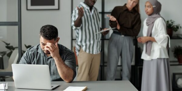 Enquêtes de mesure de la diversité au travail : de nouvelles recommandations de la CNIL