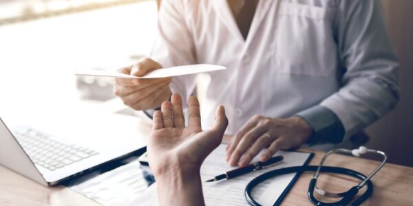 Arrêts de travail sécurisés : une période de tolérance estivale !