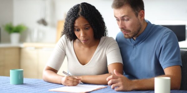 C’est l’histoire d’un couple qui tourne la page… mais pas celle de leur déclaration fiscale commune…