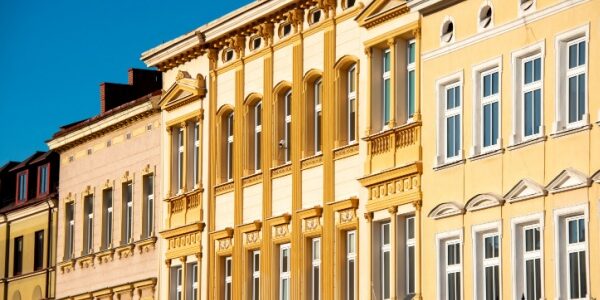 C’est l’histoire d’un propriétaire qui « travaille » dans sa « résidence principale » …