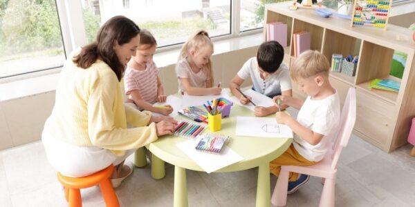 Établissement d’accueil collectif de jeunes enfants : une liste de qualifications élargie