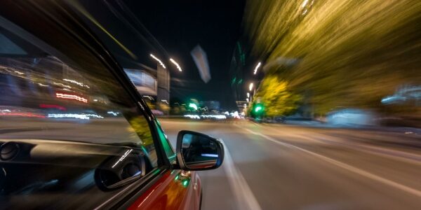 Violence routière : création d’un délit d’excès de vitesse