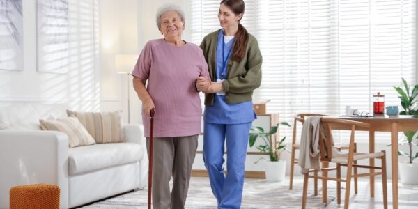 Aide, accompagnement et services autonomie à domicile : quels prix pour 2026 ?