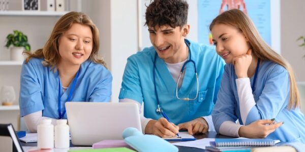 Internes en médecine : revalorisation de l’indemnité d’astreinte Internes en médecine : revalorisation de l’indemnité d’astreinte