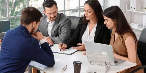 Membres des commissions paritaires nationales : salariés protégés ?