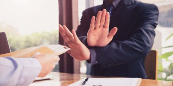 C’est l’histoire d’un employeur pour qui un mail « groupé » devrait suffire…