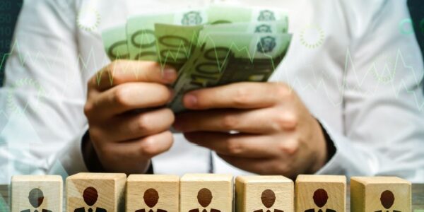 Cotisations sociales : clarification des règles de rattachement après le départ du salarié