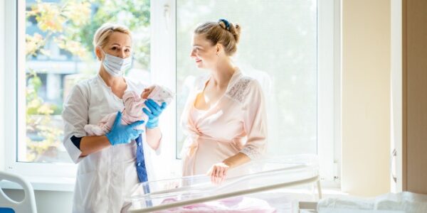 Exercice de la profession de sage-femme : de nouvelles conditions pour les étudiants remplaçants