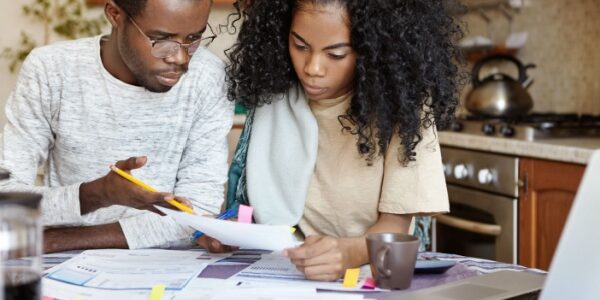 C’est l’histoire d’un couple qui rappelle à l’administration qu’un couple, c’est deux personnes…