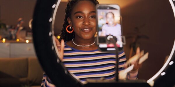 Influenceurs : des obligations d’informations à respecter