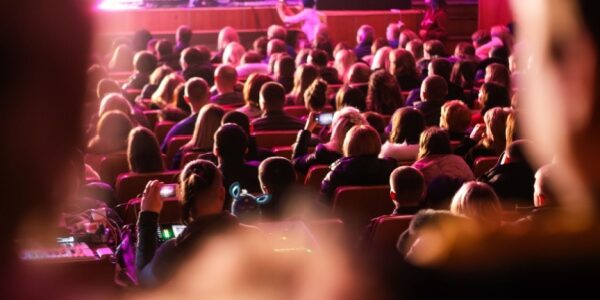 Salle de spectacle : un usage des lasers sous contrôle Salle de spectacle : un usage des lasers sous contrôle